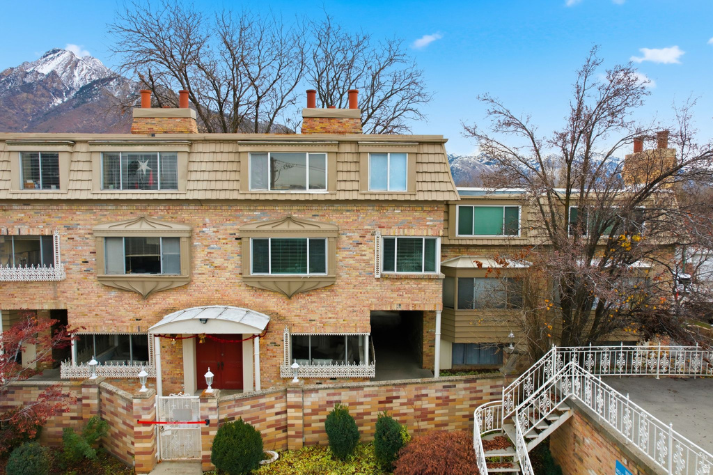 2220 E MURRAY HOLLADAY RD #101 Holladay, UT 84117