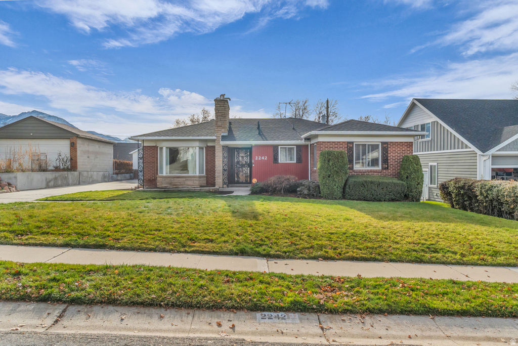 2242 E Kensington Ave