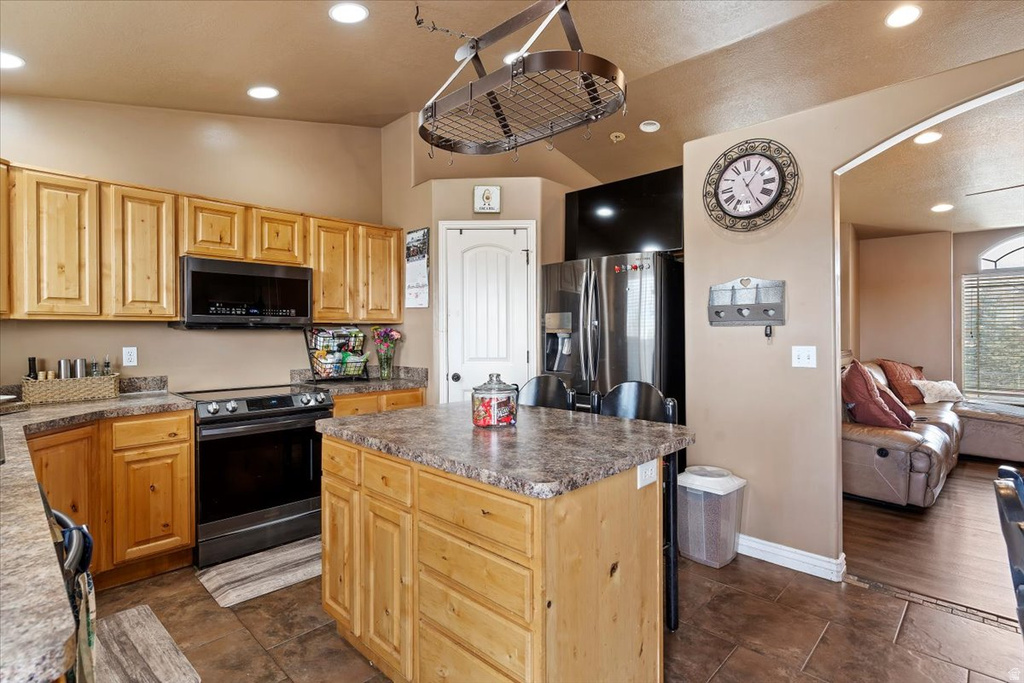 5999 S 3200 W Roy, UT 84067