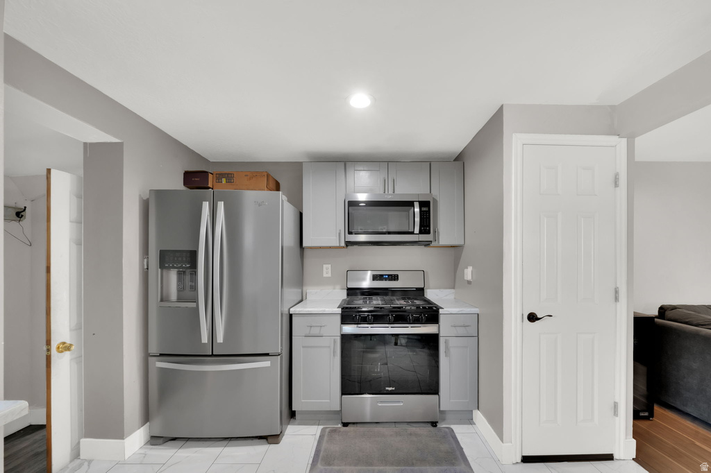 1115 S GLENDALE DR Salt Lake City, UT 84104