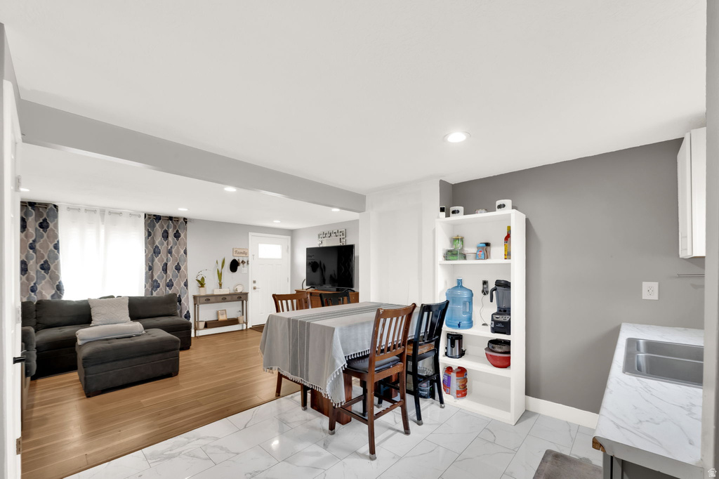 1115 S GLENDALE DR Salt Lake City, UT 84104