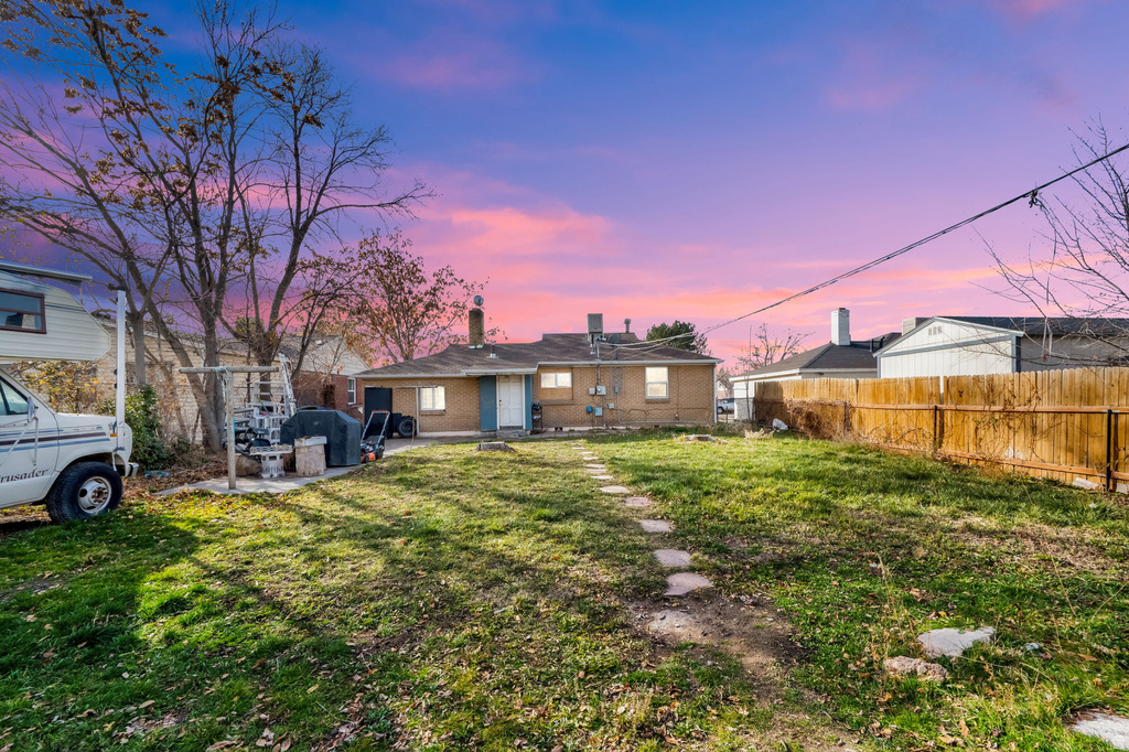 1115 S GLENDALE DR Salt Lake City, UT 84104