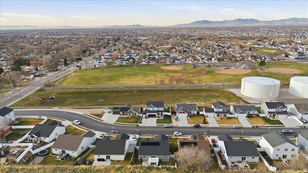 4732 S WEST PARK DR Roy, UT 84067
