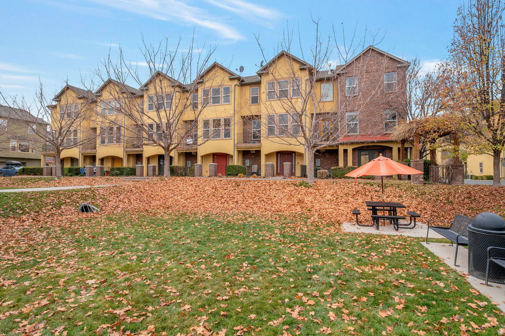 3729 LUCHARS LN South Salt Lake, UT 84115