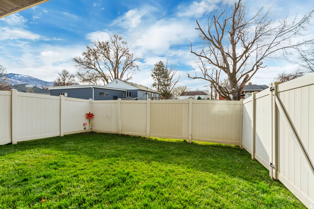 215 LYMAN LN Bountiful, UT 84010