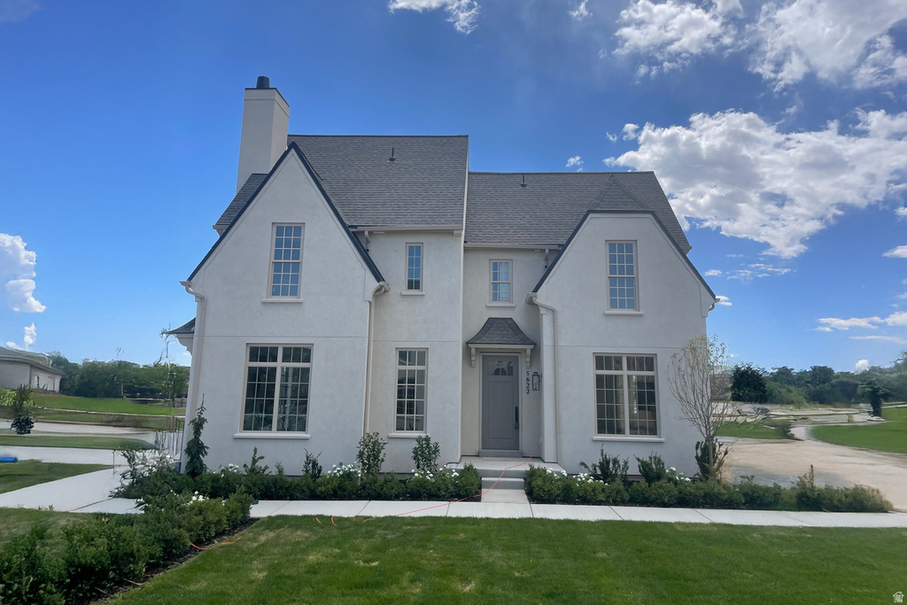 5642 W Hawthorn Ln #11