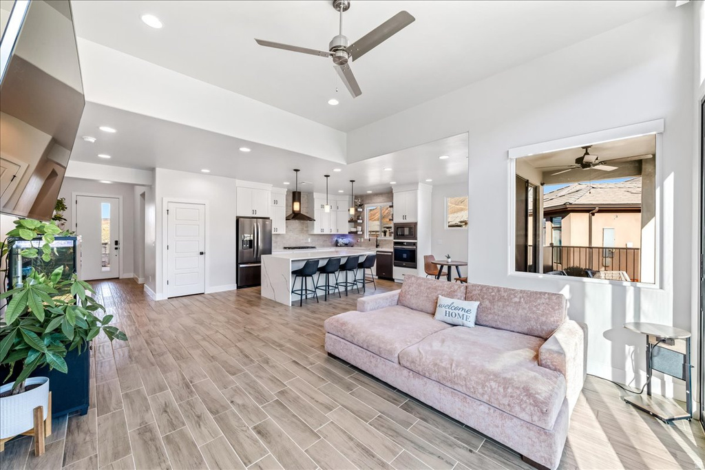 2210 N MONTAGNA ST Washington, UT 84780