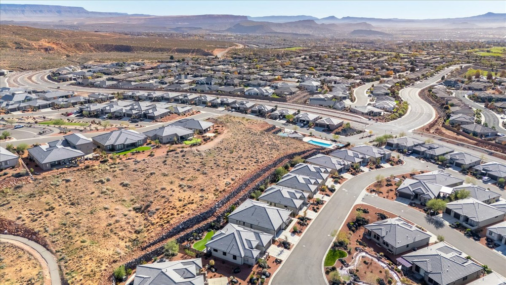 2210 N MONTAGNA ST Washington, UT 84780