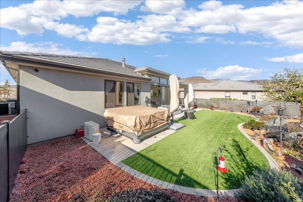 2210 N MONTAGNA ST Washington, UT 84780