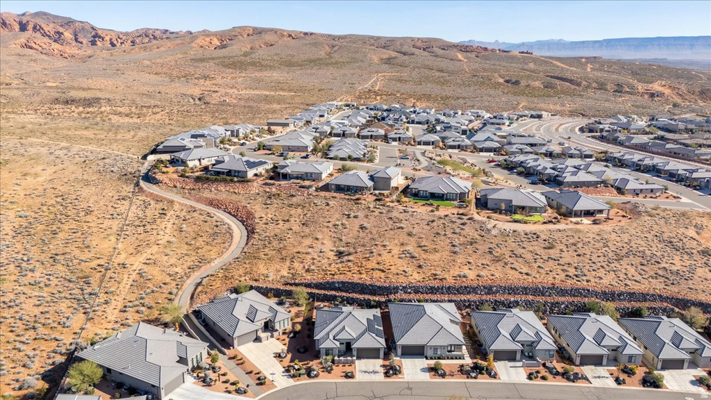 2210 N MONTAGNA ST Washington, UT 84780