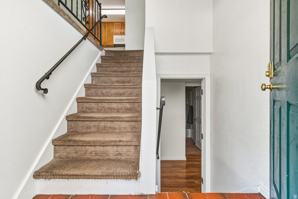 393 LAKEWOOD DR Provo, UT 84601