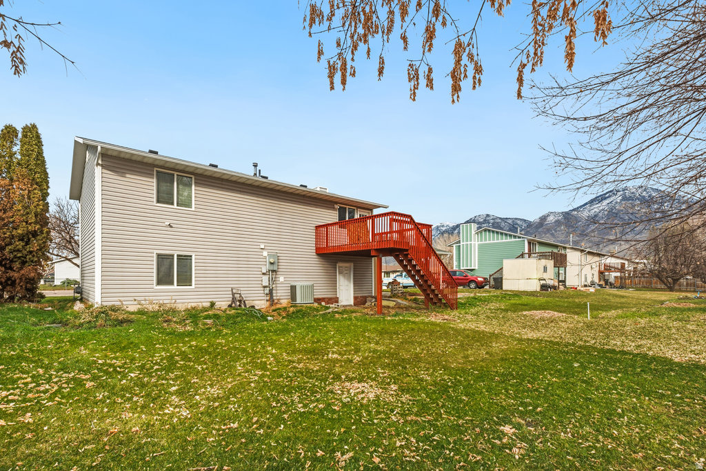 393 LAKEWOOD DR Provo, UT 84601