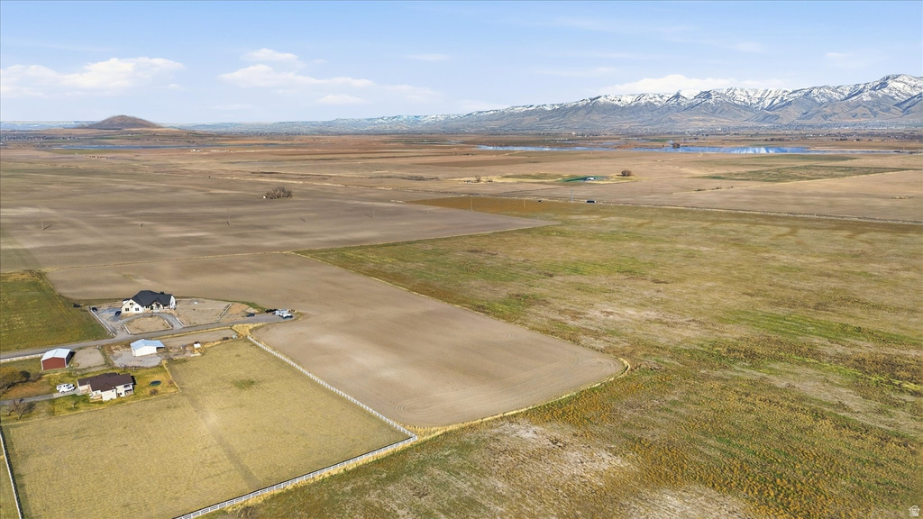 6670 W 2700 N Petersboro, UT 84325