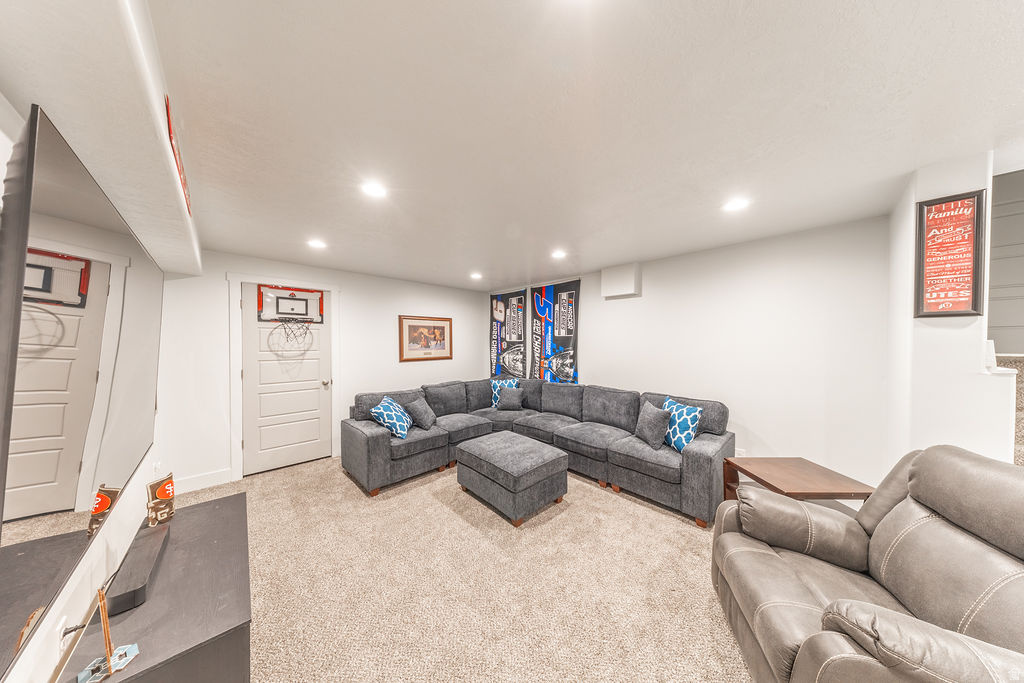 1694 S HAYFIELD DR West Haven, UT 84401