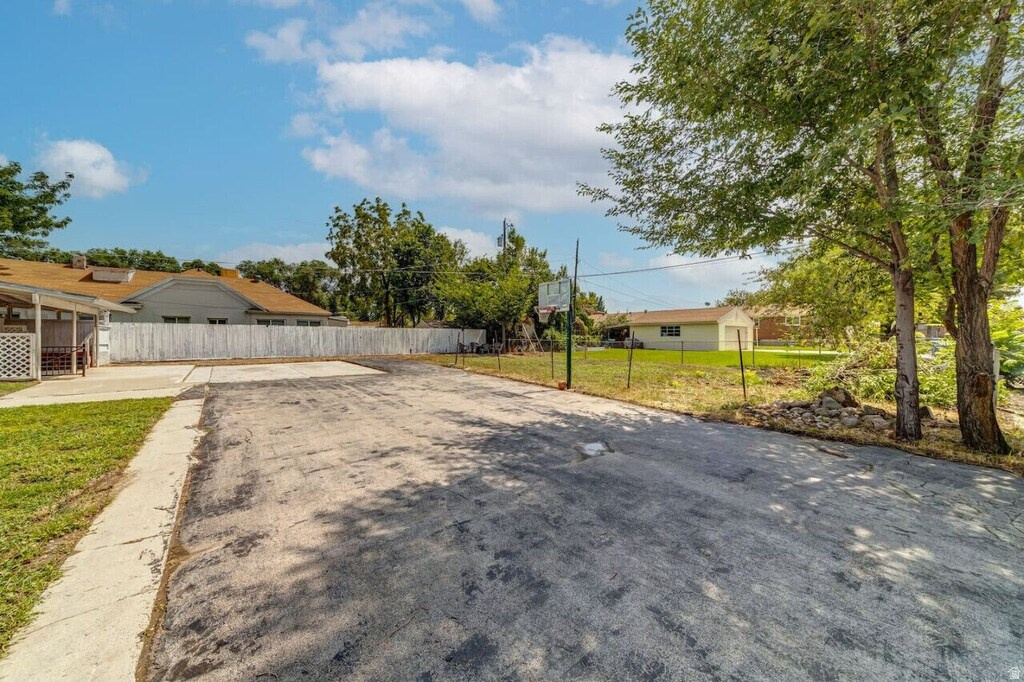 960 E 4500 S Millcreek, UT 84117