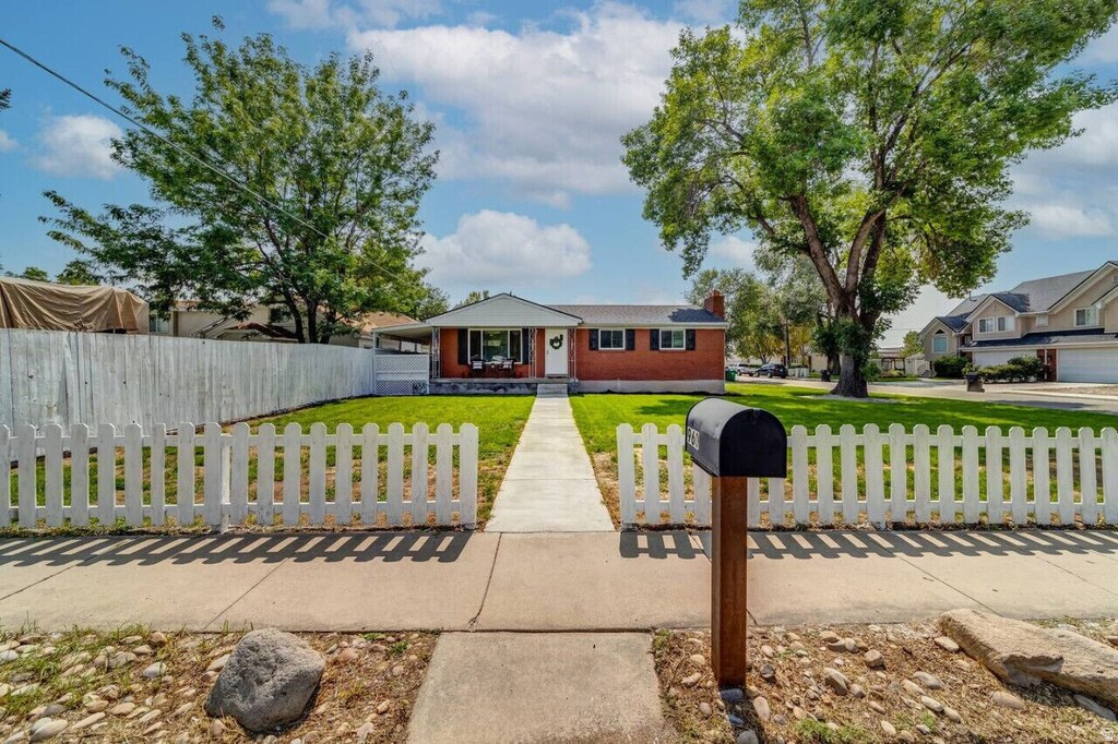 960 E 4500 S Millcreek, UT 84117