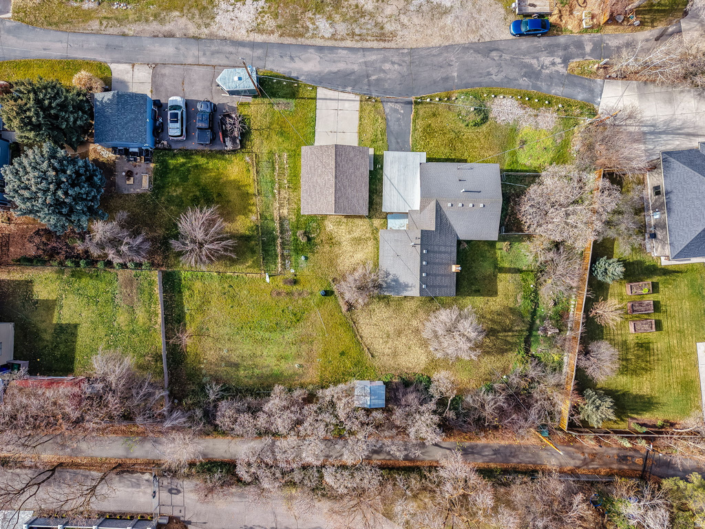 2225 E FARDOWN AVE Holladay, UT 84121