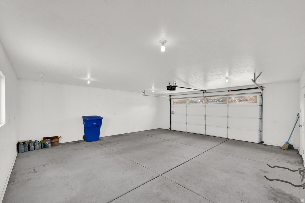 2225 E FARDOWN AVE Holladay, UT 84121