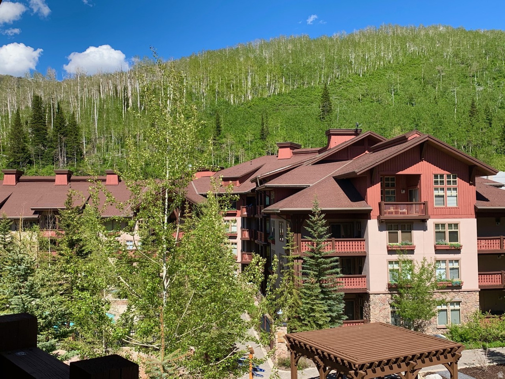 12080 E BIG COTTONWOOD RD #406 Solitude, UT 84121