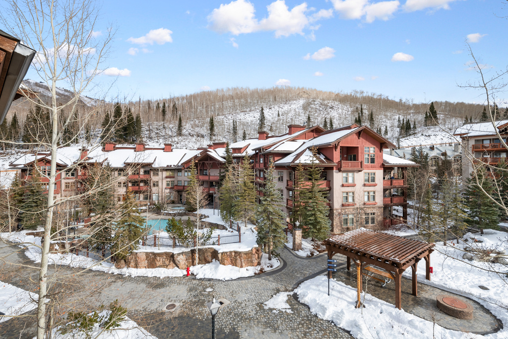 12080 E BIG COTTONWOOD RD #406 Solitude, UT 84121