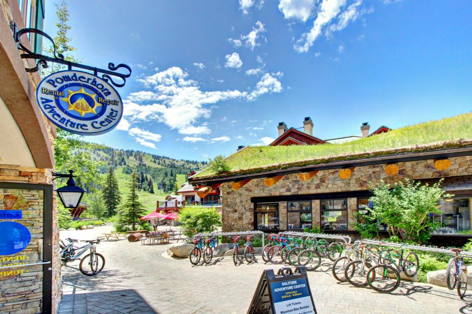 12080 E BIG COTTONWOOD RD #406 Solitude, UT 84121