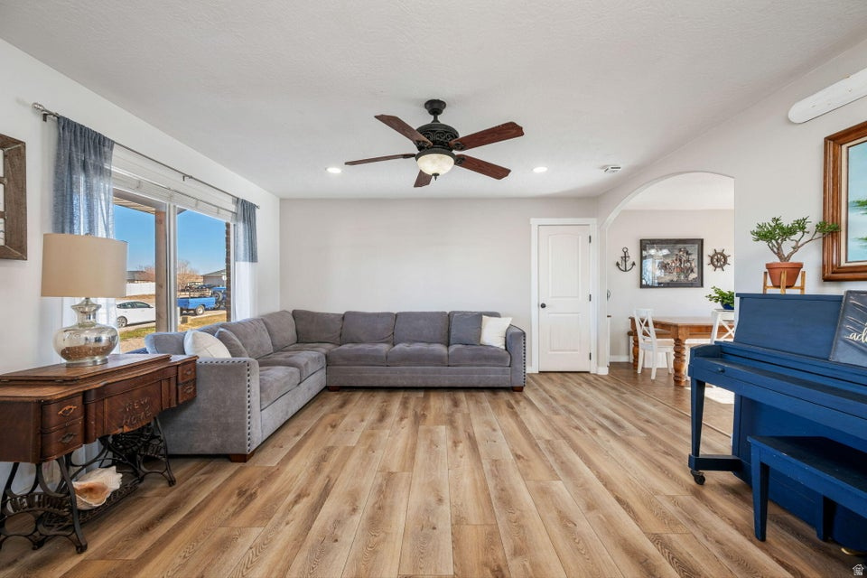 2026 E SADDLEBACK VIEW DR Enoch, UT 84721