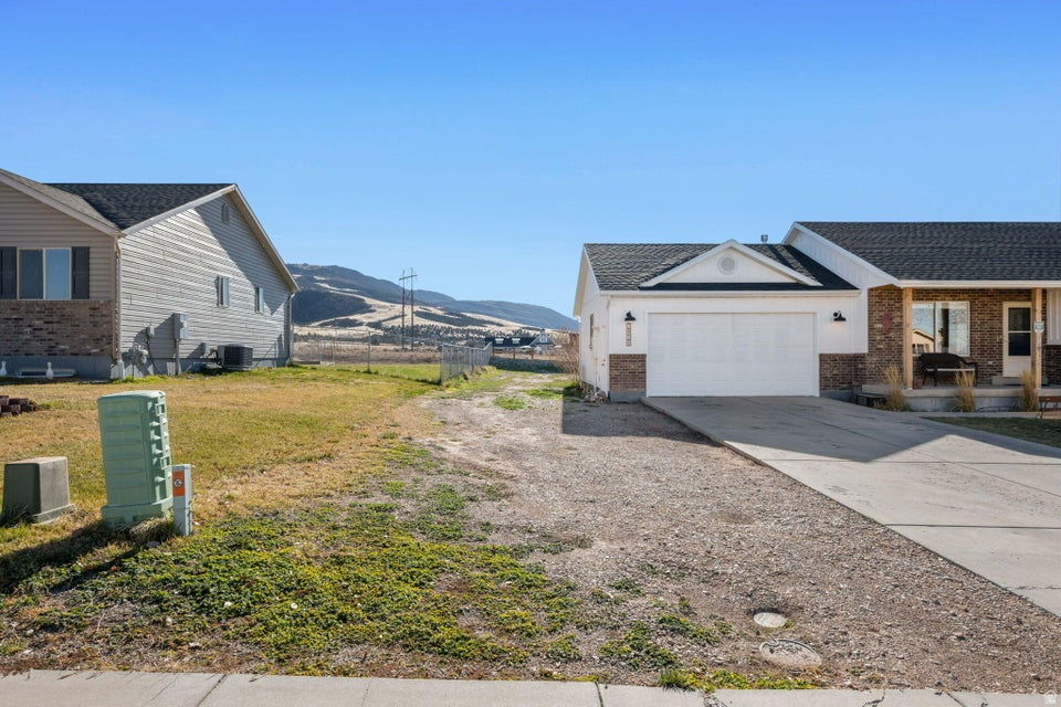 2026 E SADDLEBACK VIEW DR Enoch, UT 84721