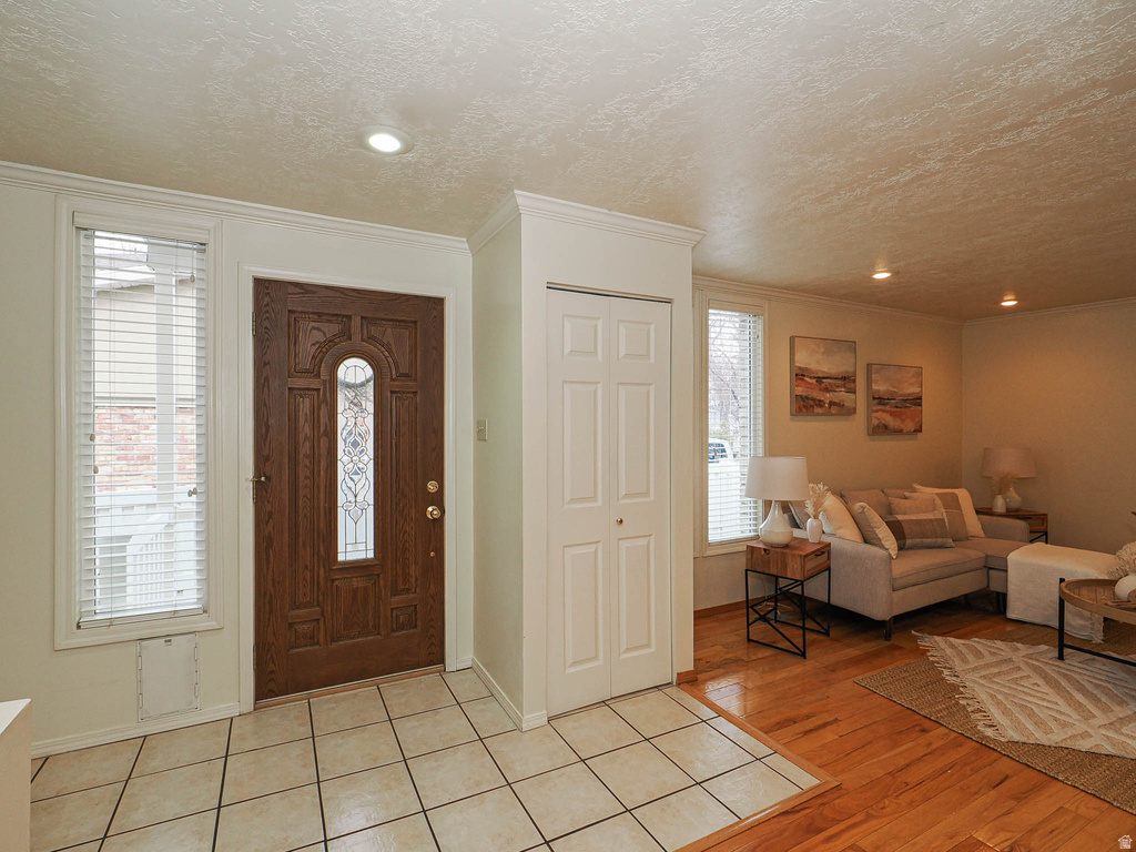 5586 S BROCKWAY DR Salt Lake City, UT 84117