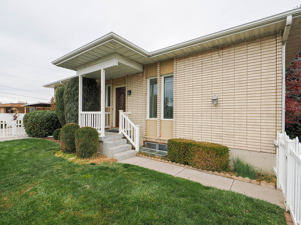 5586 S BROCKWAY DR Salt Lake City, UT 84117