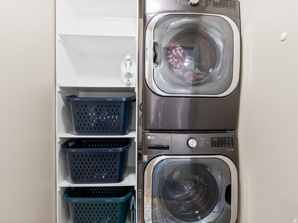 2043 N BELMONT DR Saratoga Springs, UT 84045