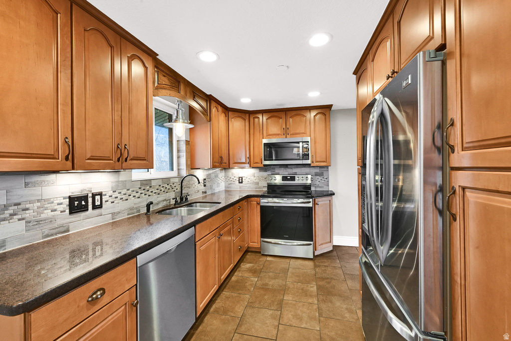 233 W 5200 S Washington Terrace, UT 84405