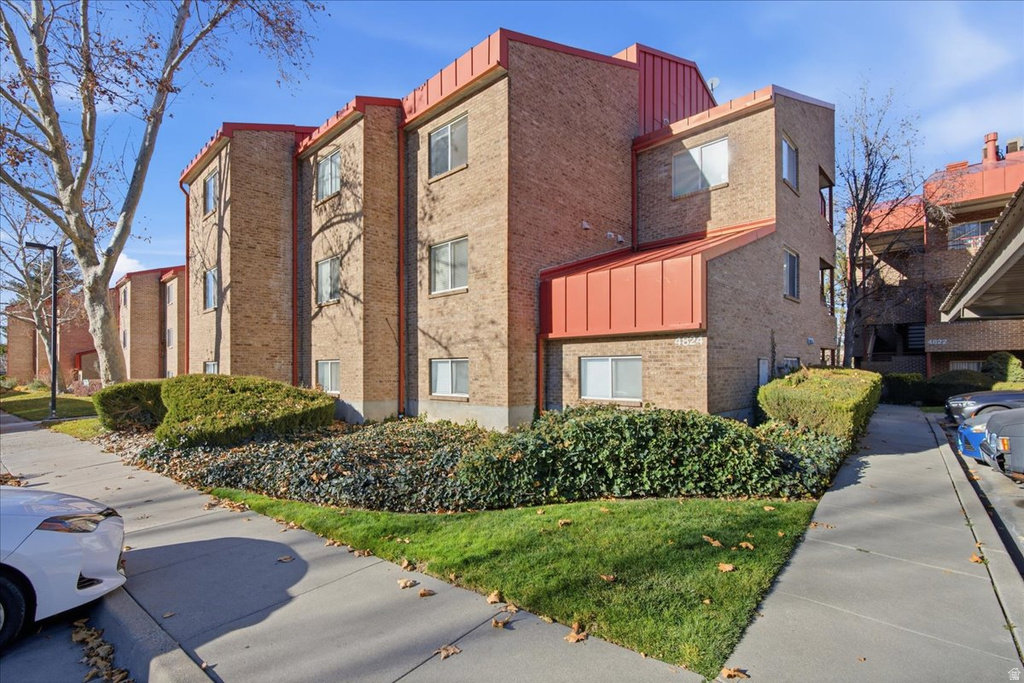 4824 S HIGHLAND CIR #204 Holladay, UT 84117