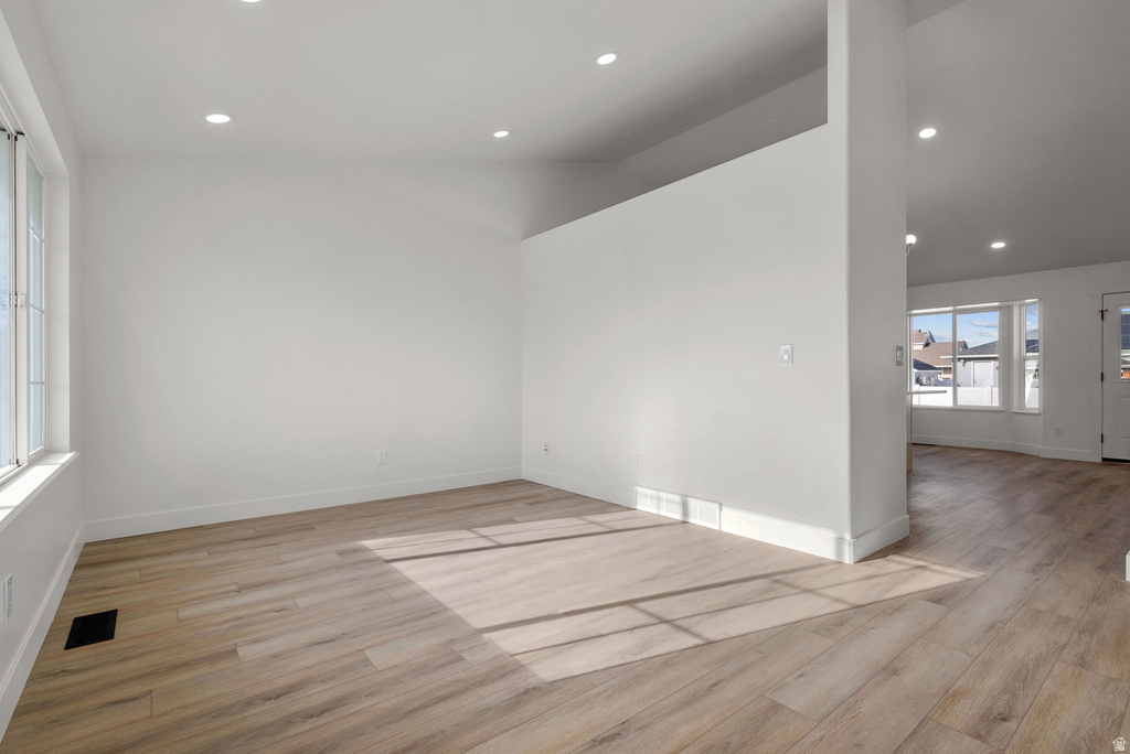 4976 W WOOD SPRING DR West Jordan, UT 84081