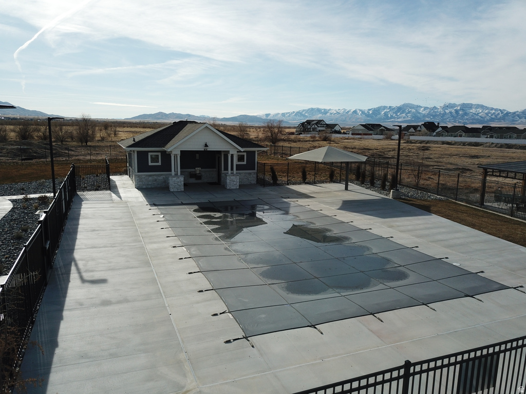 633 W JUNEGRASS LN Stansbury Park, UT 84074
