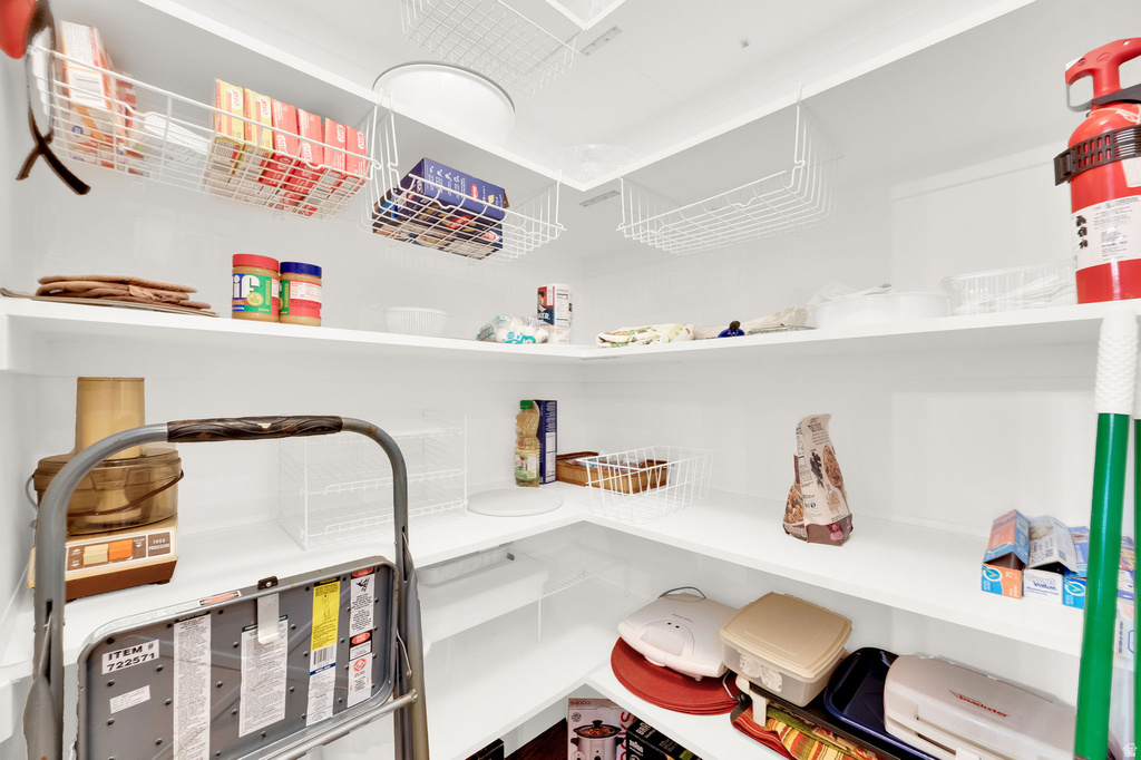 96 VILLAGE SQUARE RD Centerville, UT 84014