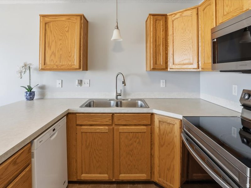 2881 N 450 E North Ogden, UT 84414