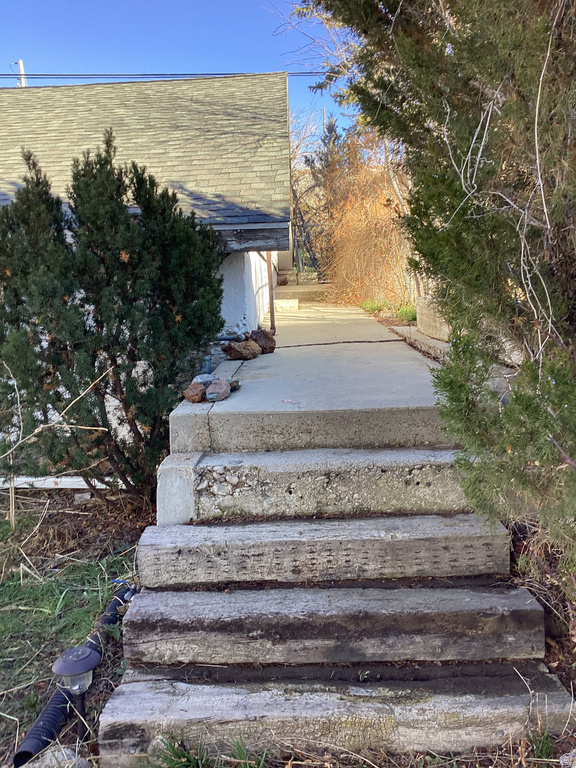 129 S GRANT ST Stockton, UT 84071