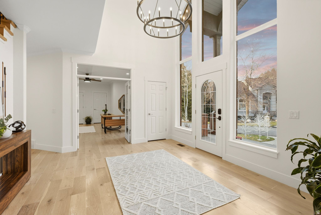 35 E LONE HOLLOW DR Sandy, UT 84092