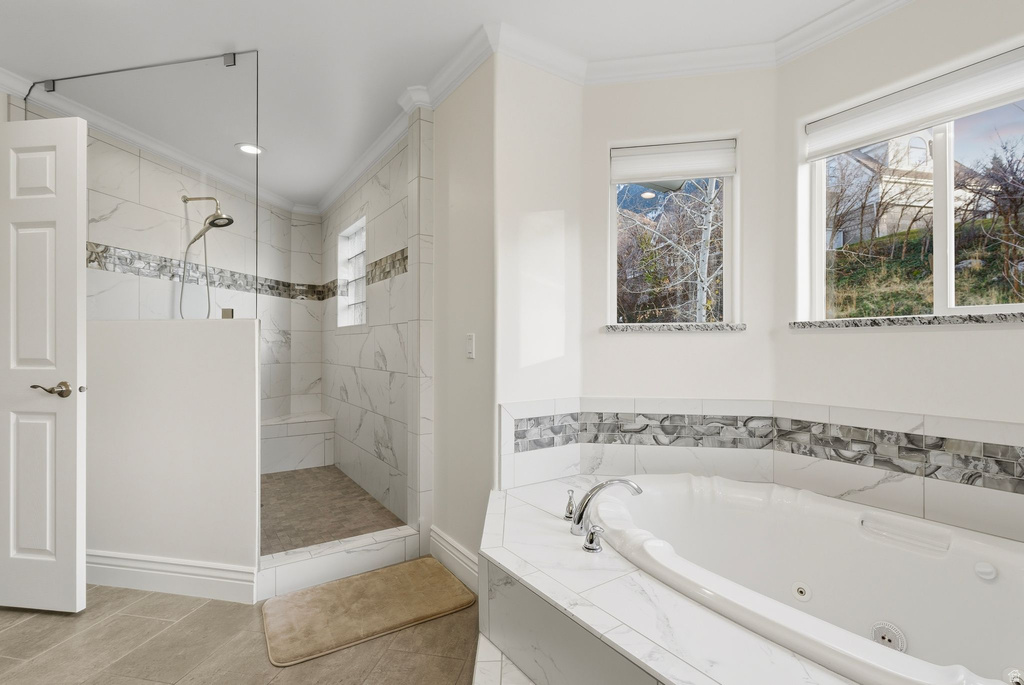 35 E LONE HOLLOW DR Sandy, UT 84092