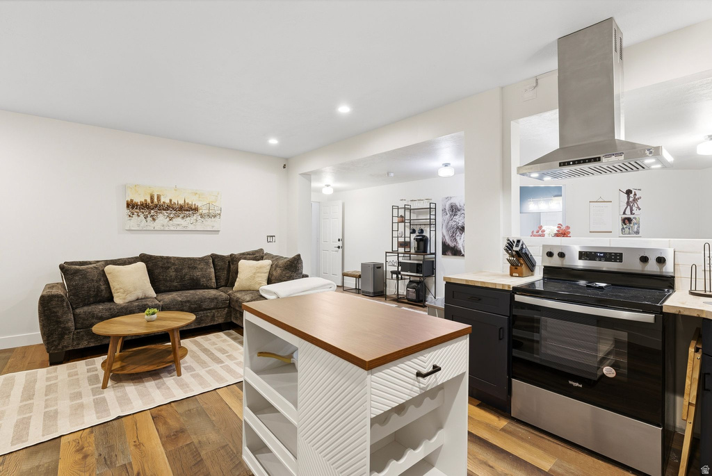 35 E LONE HOLLOW DR Sandy, UT 84092