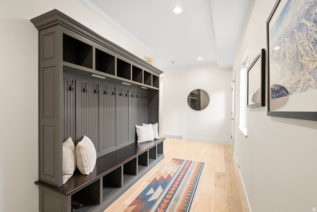 35 E LONE HOLLOW DR Sandy, UT 84092