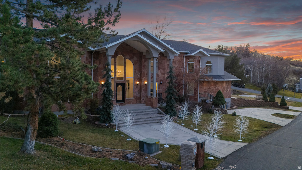 35 E LONE HOLLOW DR Sandy, UT 84092