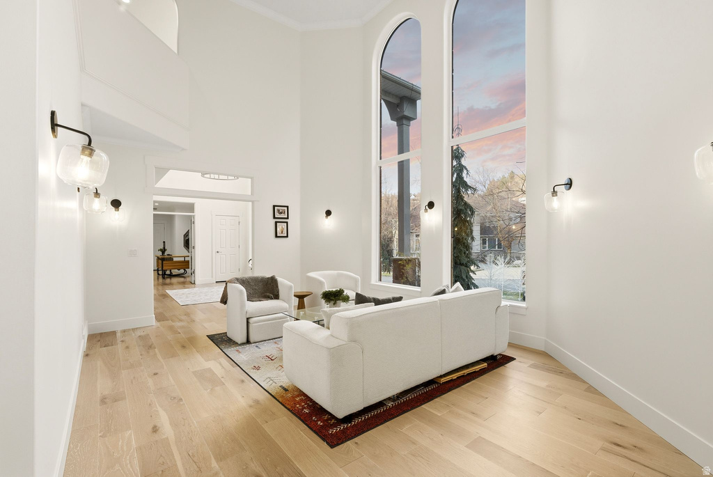 35 E LONE HOLLOW DR Sandy, UT 84092