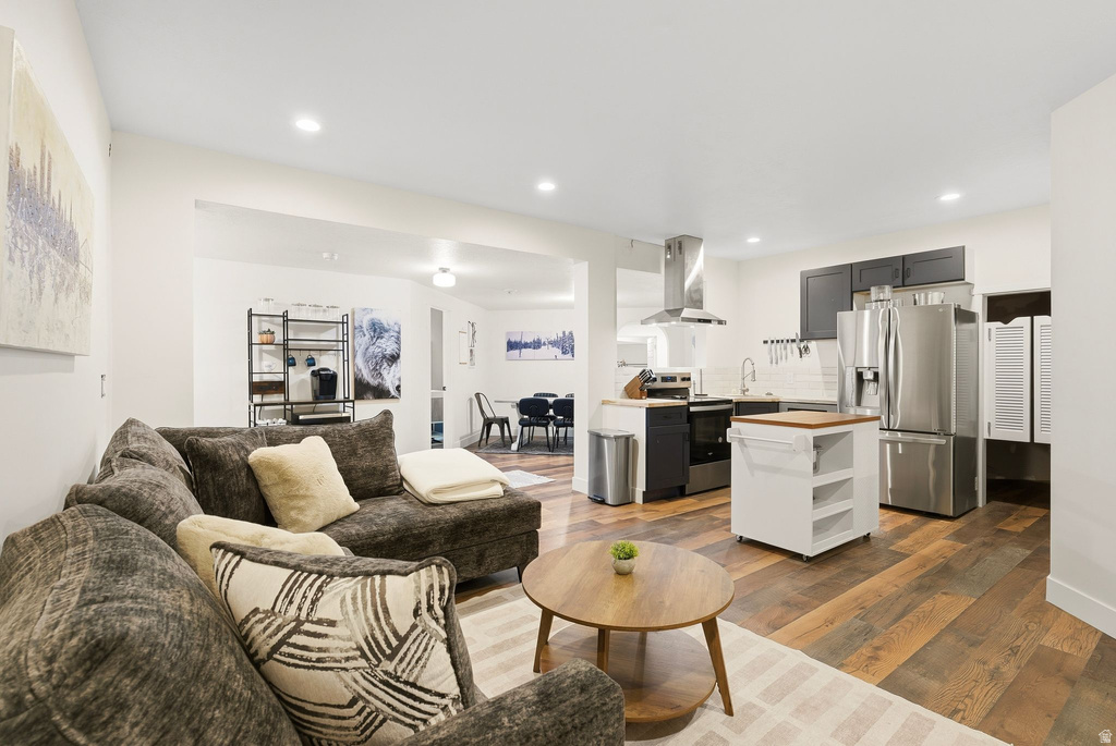 35 E LONE HOLLOW DR Sandy, UT 84092