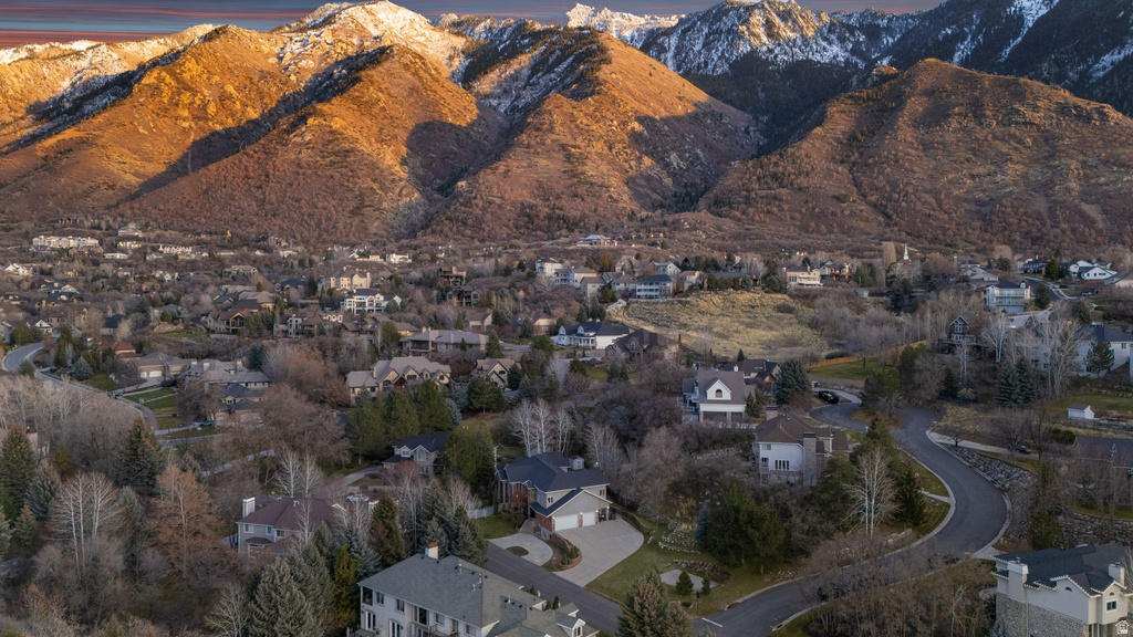 35 E LONE HOLLOW DR Sandy, UT 84092