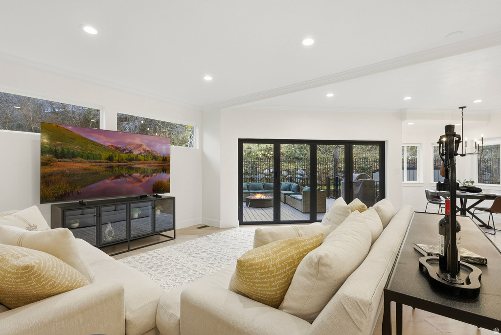 35 E LONE HOLLOW DR Sandy, UT 84092