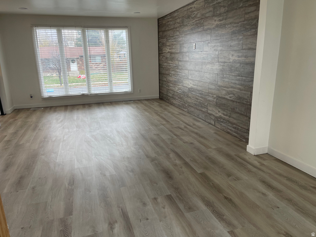 9822 S DARIN DR Sandy, UT 84070