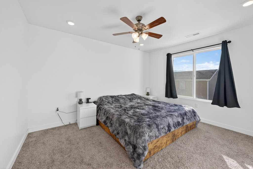 1760 E FALL ST Eagle Mountain, UT 84005