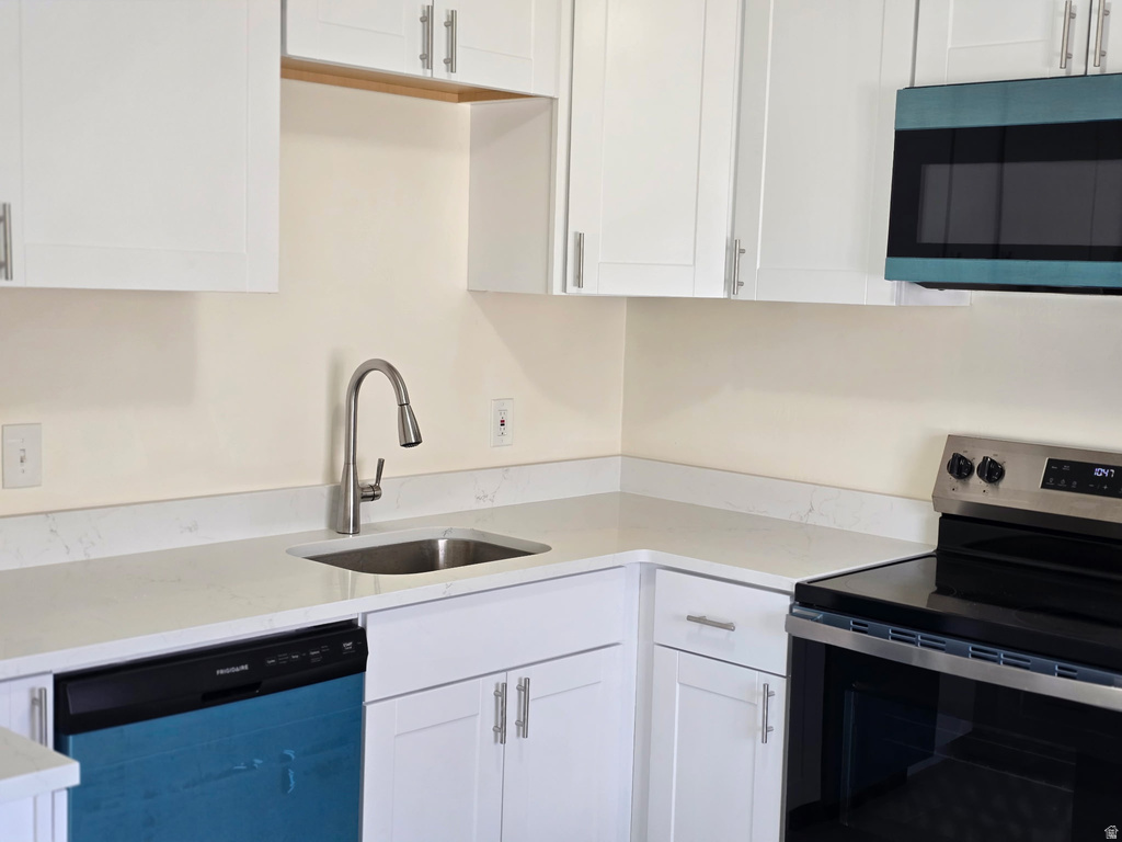 946 S NAVAJO ST Salt Lake City, UT 84104