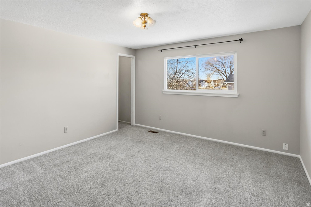 4647 S 3900 W Roy, UT 84067